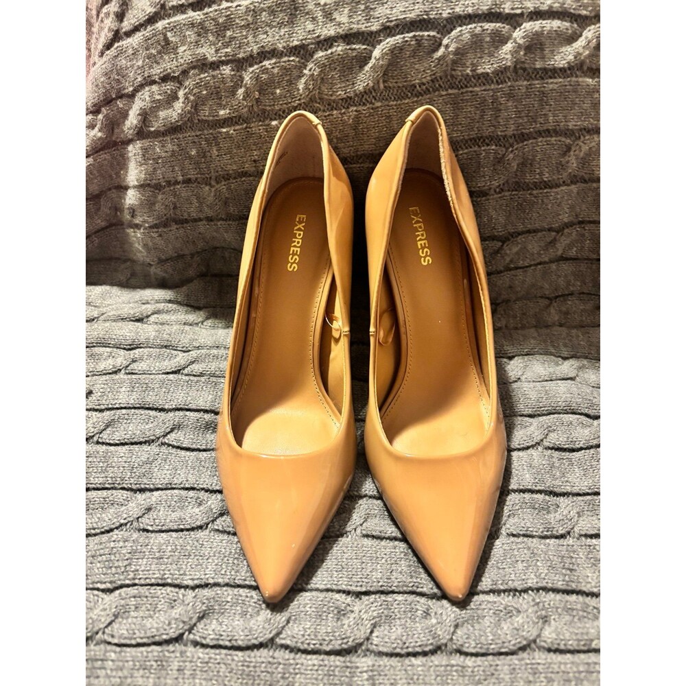 Express Classic Pointed Toe Pumps - Picture 2 of 11